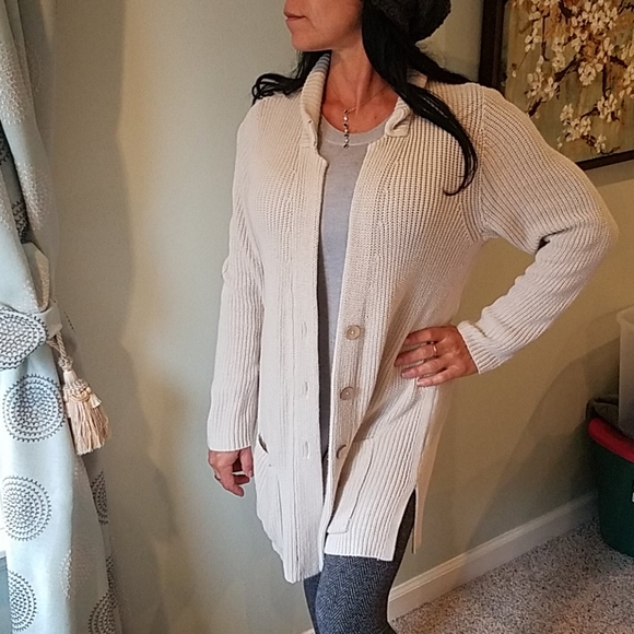 Thigh length, button collard cardigan - Picture 4 of 4